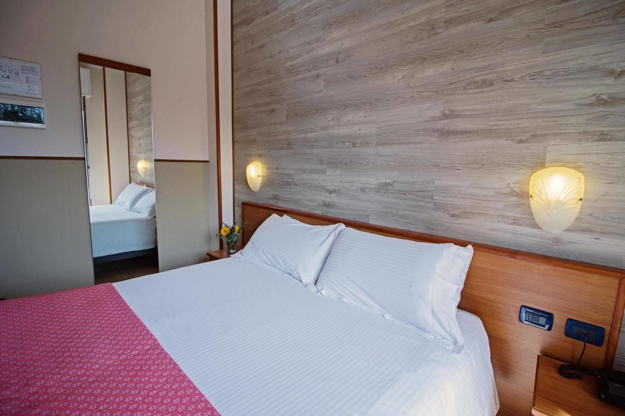 Albergo Moderno&Spa Fuipiano Valle Imagna Exterior foto